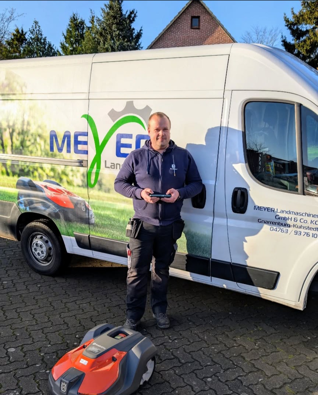 Ansprechpartner Jan Brunkhorst MEYER Landmaschinen GmbH & Co. KG Garten-  Kommunalgeräte / Automower